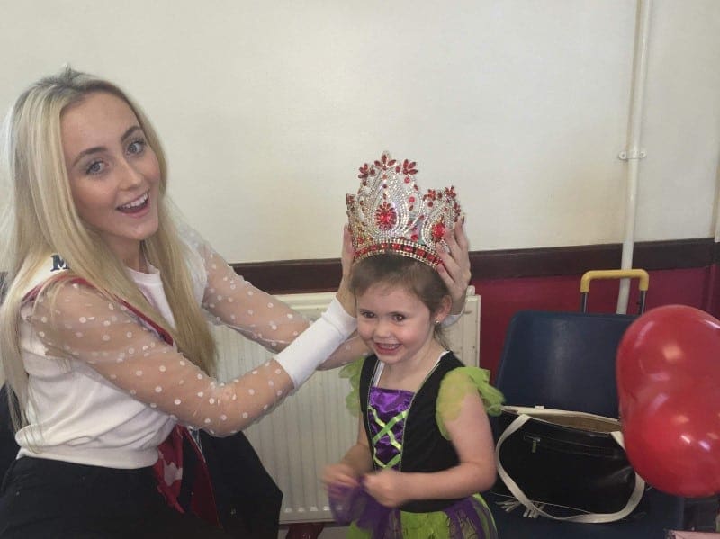 Miss Junior Teen Great Britain, Ellie Corcoran, was a special guest at a fundraiser in aid of a local primary school!
