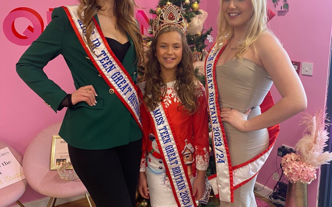 Miss Teen Great Britain Queens at the Christmas Coterie!